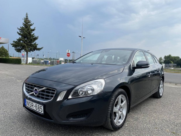 Volvo V60 1.6 [T4] Summum Powershift magyar.2.t...